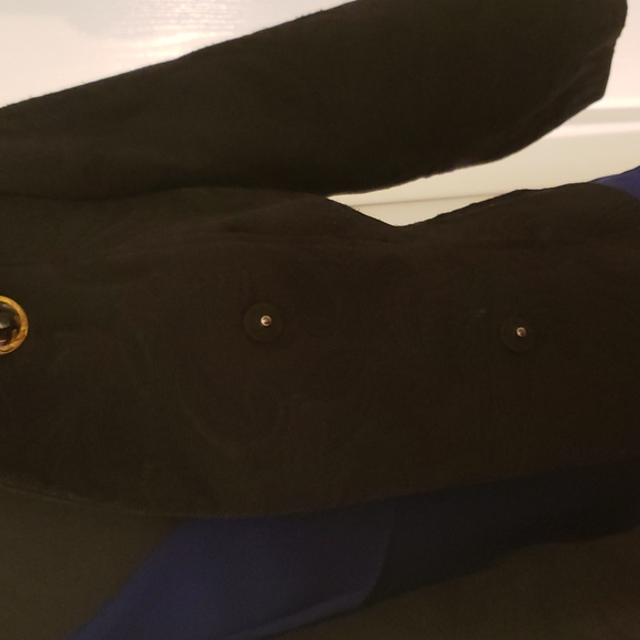 Black on Black damask print blaze with gold button and velvet tie back - Picture 4 of 5